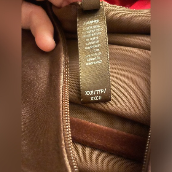 SKIMS Brown Long Sleeve Bodysuit - Picture 4 of 4